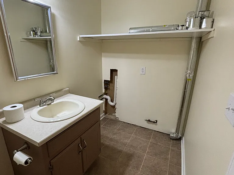 204 Alethia St — Photo 8