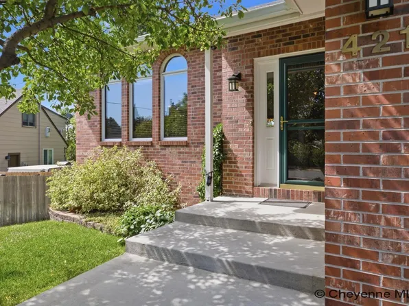 421 Sioux Dr, Cheyenne, WY 82009