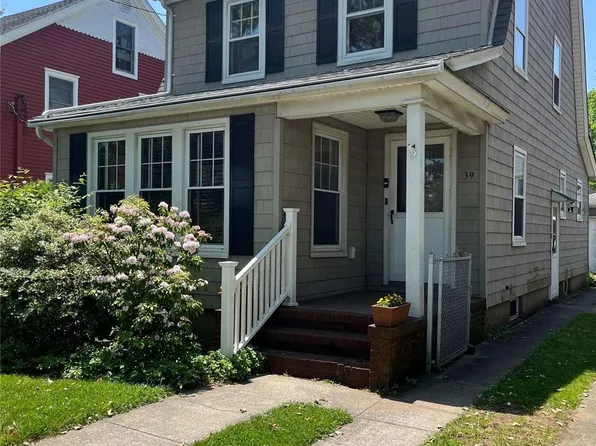 39 Violet Avenue, Mineola, NY 11501