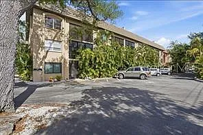 1 bed, 1.0 bath, 672 sqft, $1,195 — Photo 1