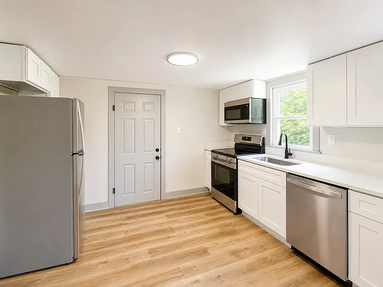 113 Depot St — Photo 4