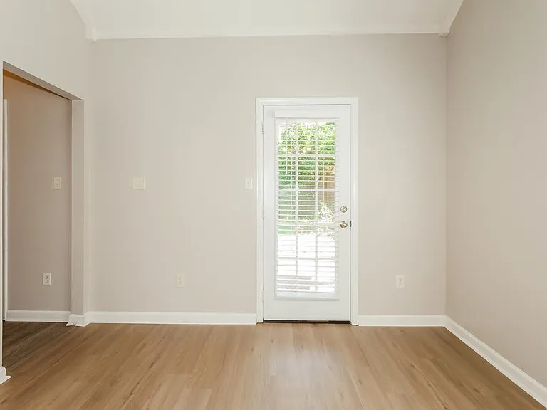 8701 Eagle View Dr — Photo 10