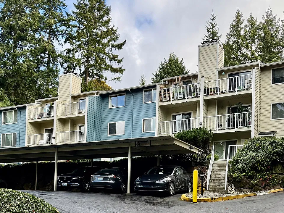 9484 Redmond Woodinville Rd NE #C205
