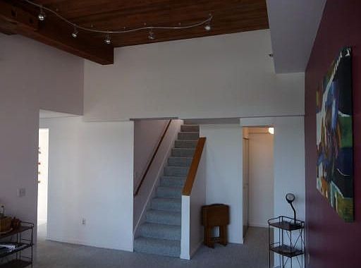 living leading to loft