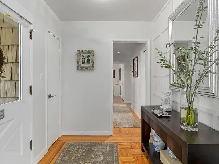 2030 N Altadena Dr — Photo 19