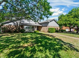 2606 Shadow Ridge Dr, Arlington, TX 76006