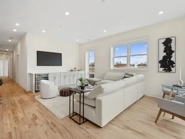 3615 N Wilton Ave #Penhouse1, Chicago, IL 60613