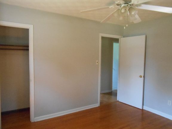 5th image of 156 Silver Creek Ct