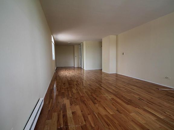 3rd image of 1446 N Dearborn St APT 5A