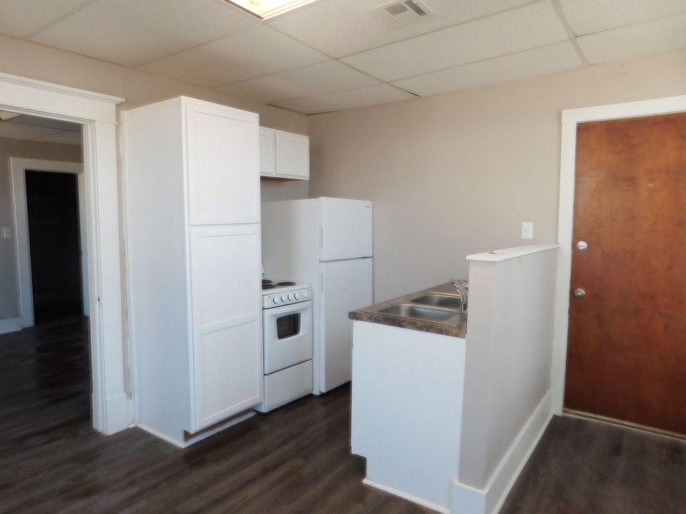 State Street Apartments 106 W 6th Ave Augusta KS Zillow