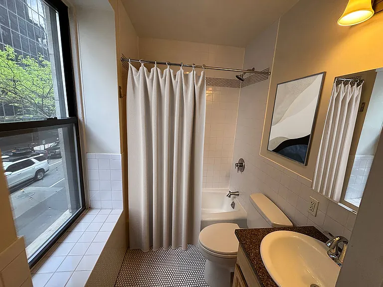 206 E 67th St #25 — Photo 4