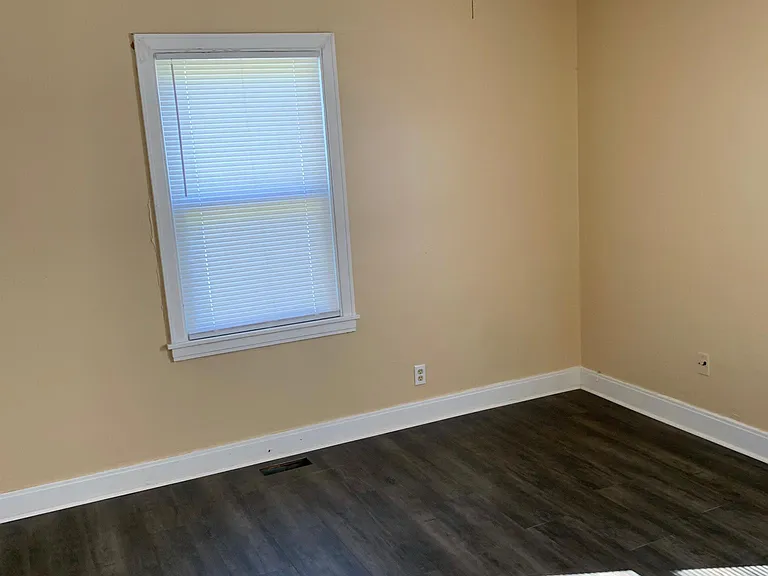 4220 Grand Ave — Photo 2