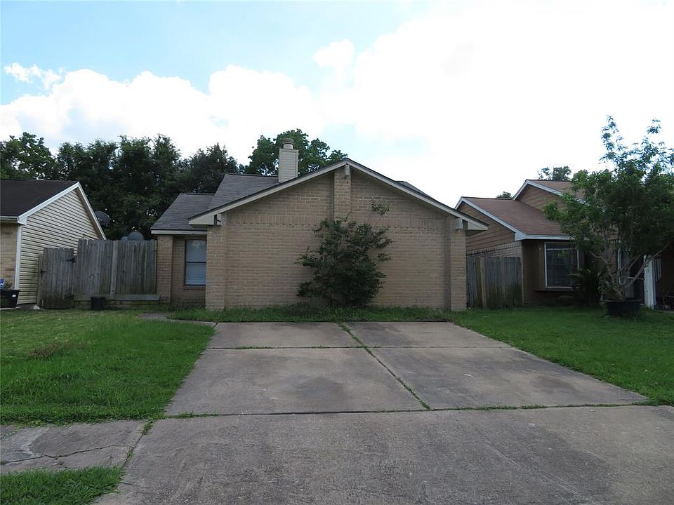1st image of 19915 Mountain Dale Dr