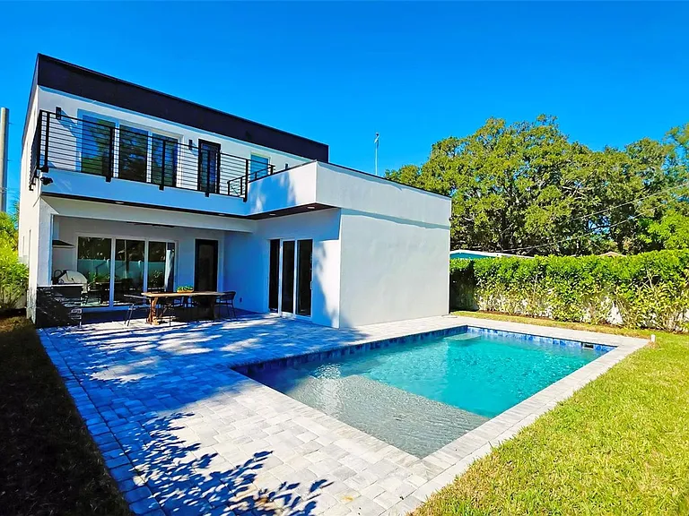 1156 Cocoanut Ave — Photo 43