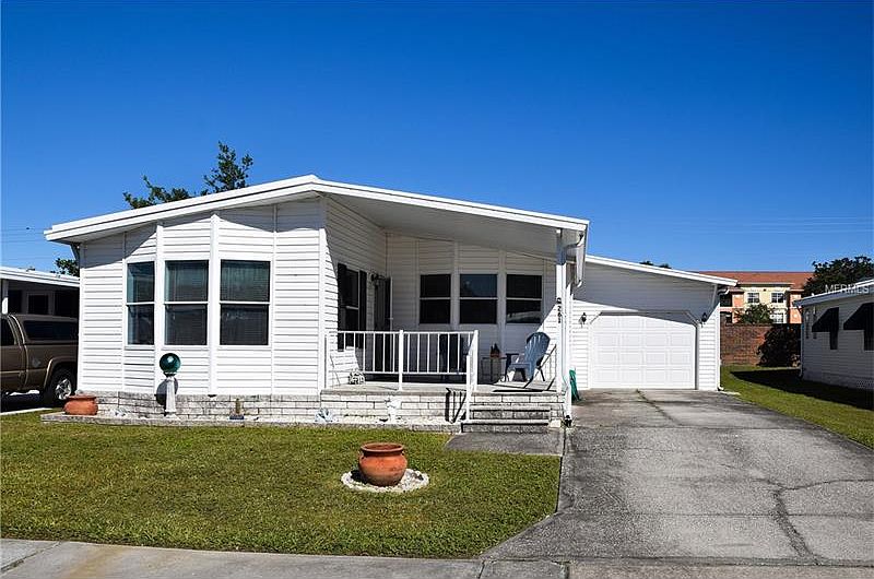 1st image of 261 Pelican Dr N