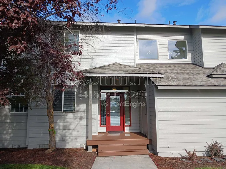 1140 Golden Pheasant Dr — Photo 2
