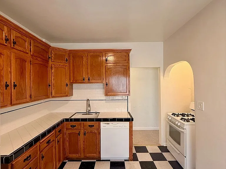 6282 Commodore Sloat Dr #6 — Photo 4
