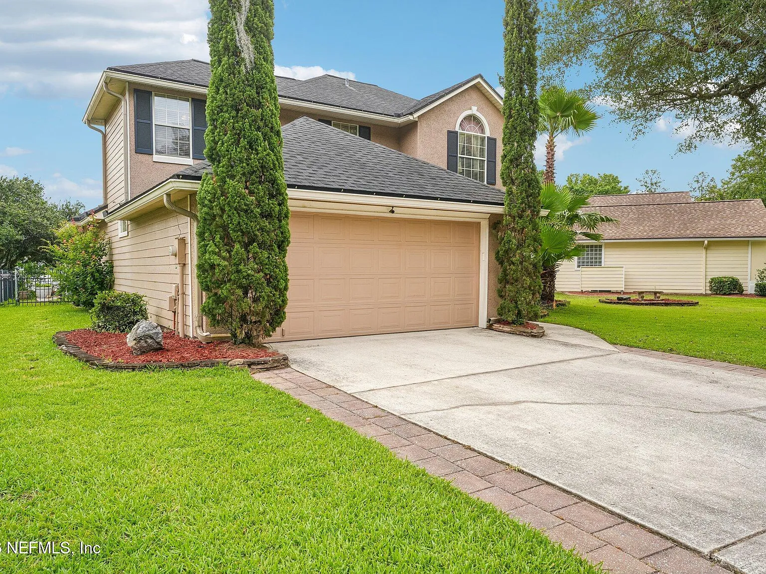 4 bed, 2.5 bath, 2106 sqft, $2,600 — Photo 4