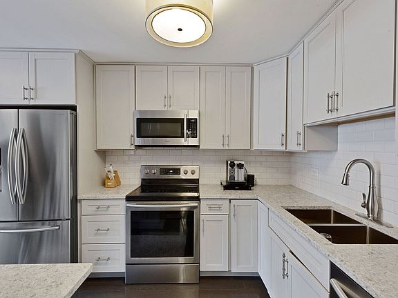 5th image of 1555 N Sandburg Ter APT 310K