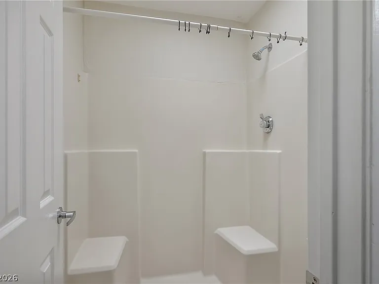 5170 S Jones Blvd #206 — Photo 13