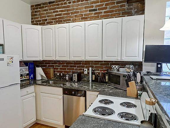 4th image of 103 Prince St #14