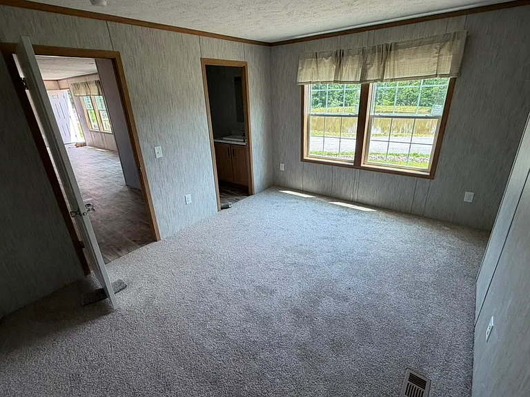 285 Brian Ln — Photo 8