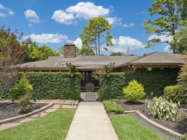 10034 Meadow Lake Ln, Houston, TX 77042