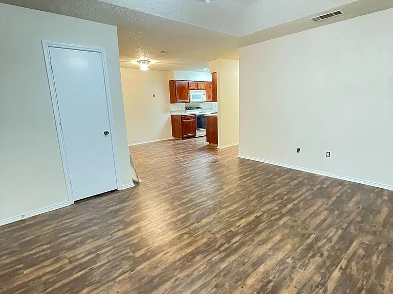 428 Arnold Ave — Photo 4