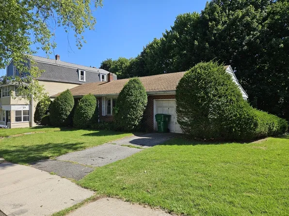 37 Academy St, Chicopee, MA 01013
