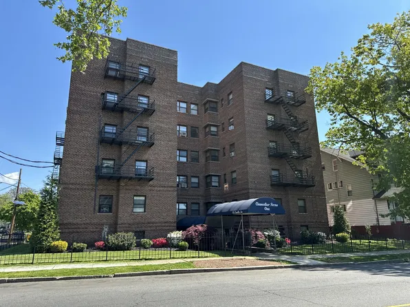 Chancellor Arms One, 165 Chancellor Ave APT 2F, Newark, NJ 07105