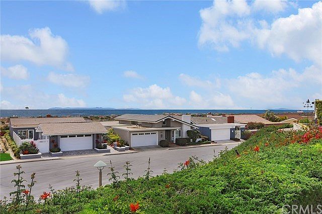 Panoramic Ocean View to Palos Verdes and Catalina Island Sunset Views