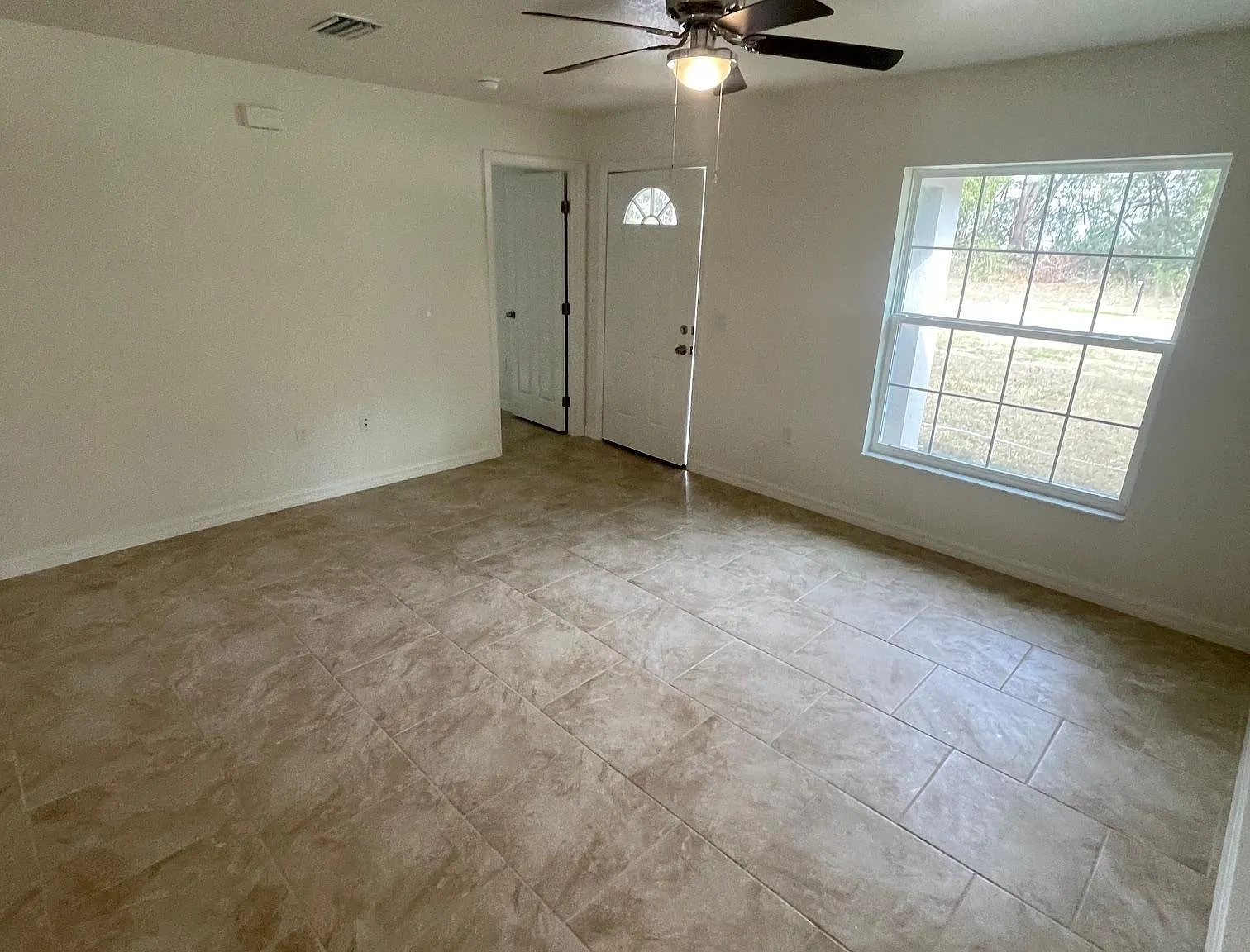 3 bed, 1512 sqft, $1,600 — Photo 3