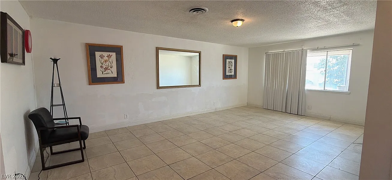 3 bed, 2.0 bath, 1581 sqft, $1,750 — Photo 4