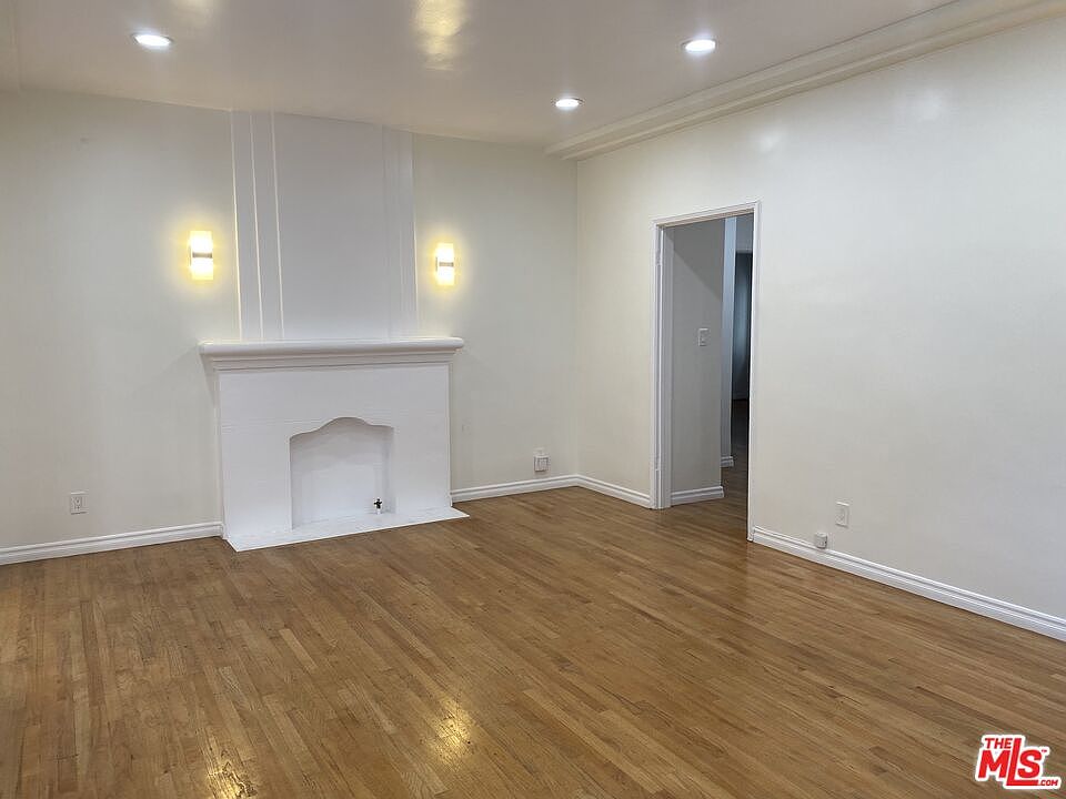 1st image of 4192 6th Ave