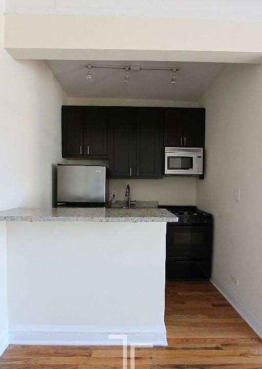 1st image of 4614 N Paulina St #4614411