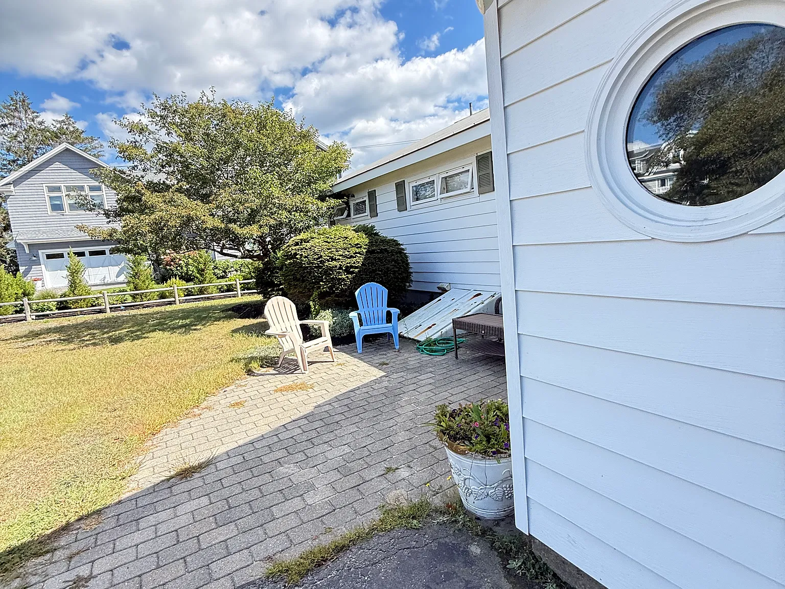 4 bed, 2500 sqft, $3,000 — Photo 3