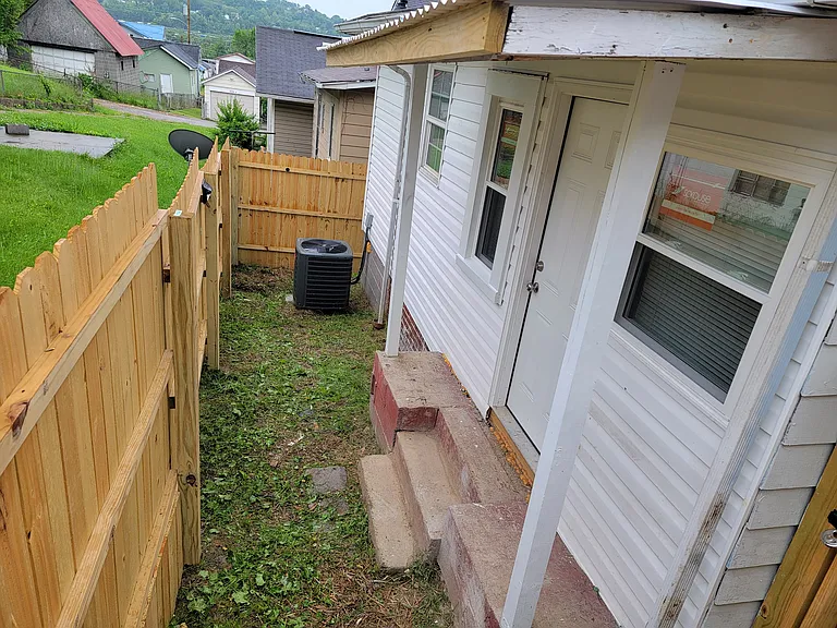 920 Hendrix Ave — Photo 4