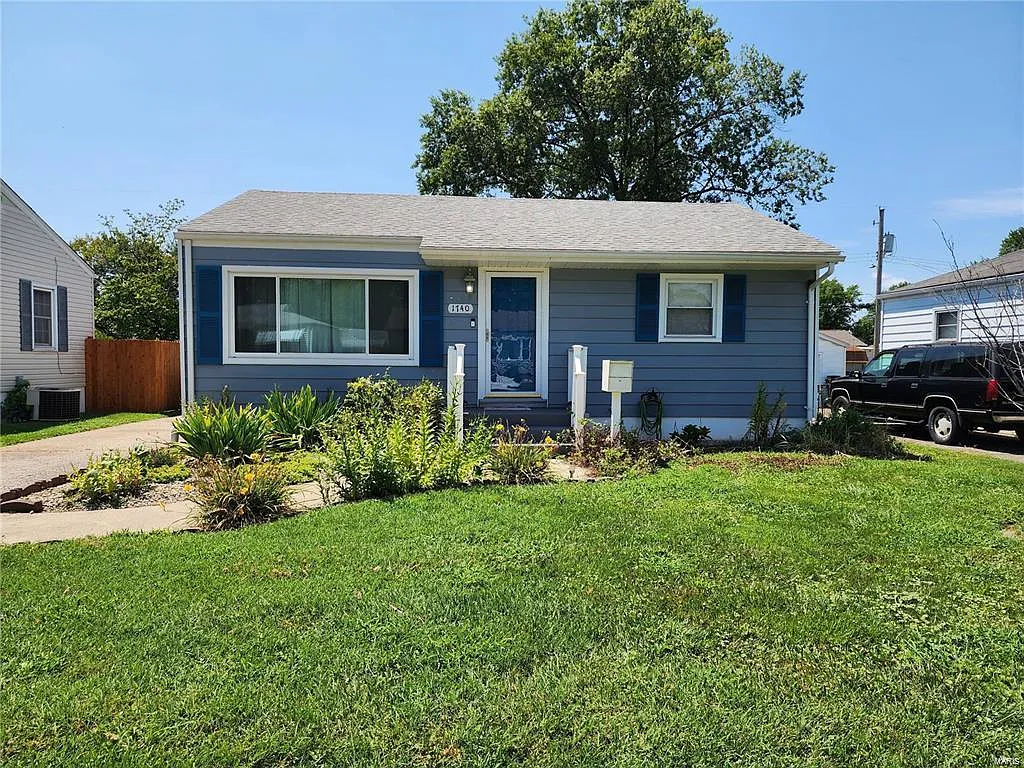 1740 Primrose Ave photo 1