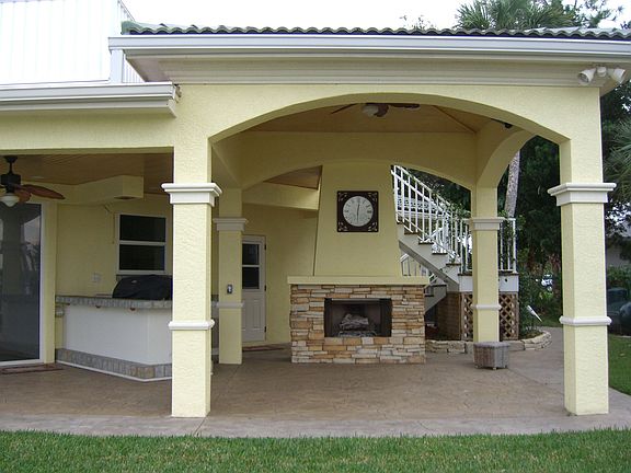 3rd image of 100 Driftwood Ln
