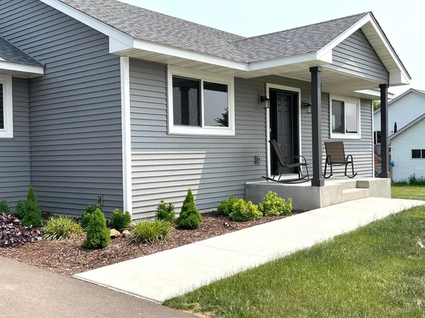 706 Robert Phillip Rd, Roberts, WI 54023