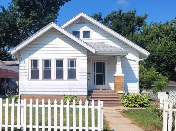 1115 19th St, Rockford, IL 61104