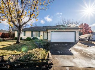 15 Kingfisher Ct, Eagle Pt, OR 97524