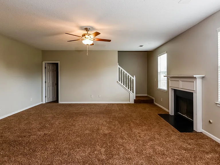 3711 Arminto Dr — Photo 4