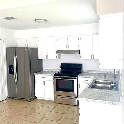4th image of 490 N Elmwood Pt