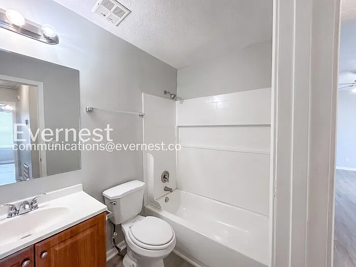 2510 Corner Shoals Dr — Photo 16