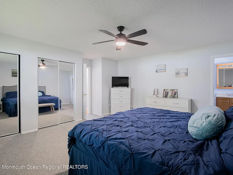 49 Williamsburg Dr — Photo 18