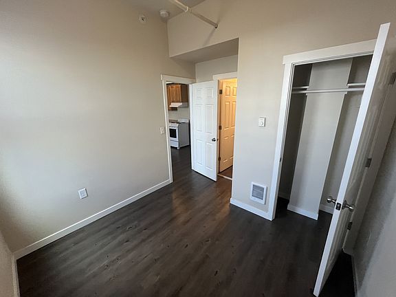 5th image of 204 E 4th Ave #209