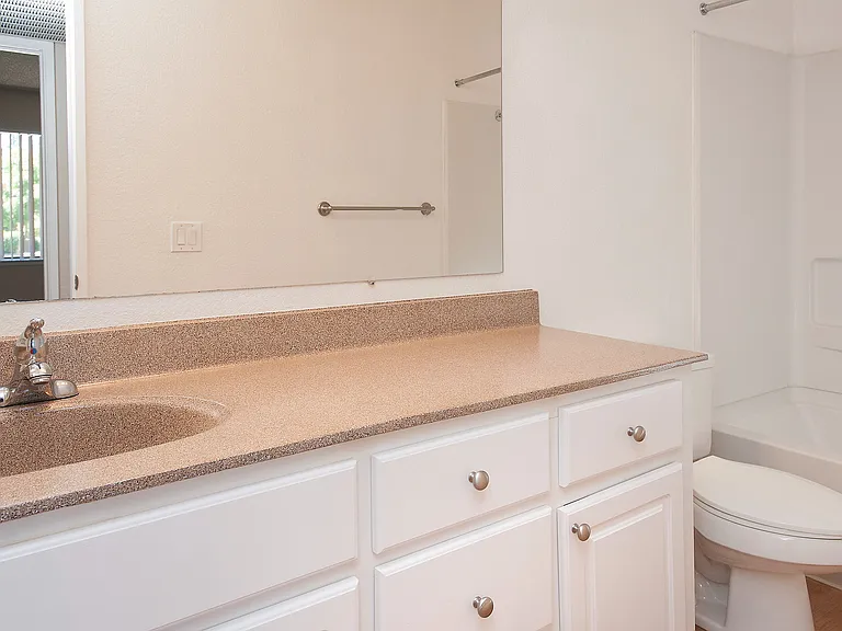 PTA Interior Bathroom (7)