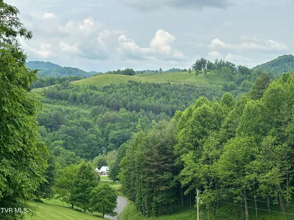 8 High Country Rd, Butler, TN 37640