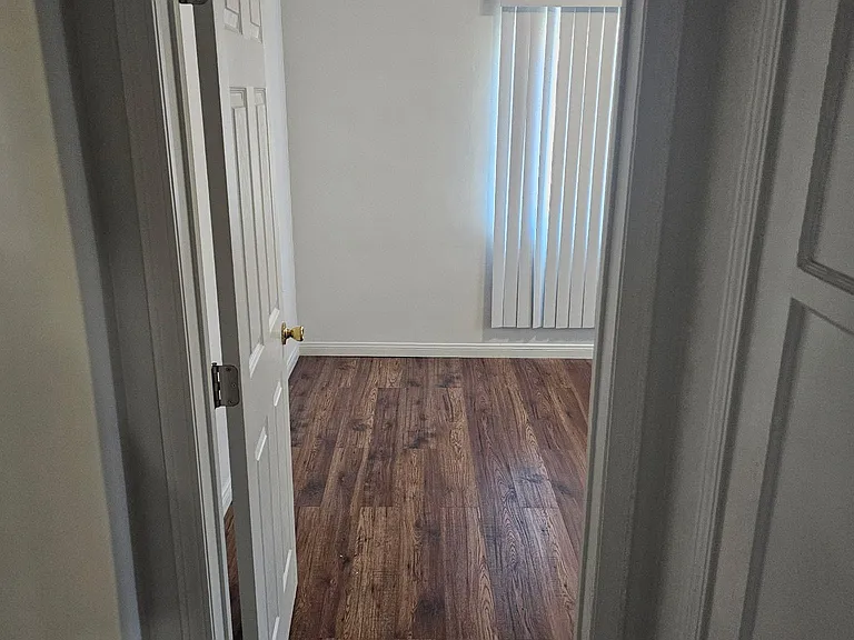 2035 W 102nd St — Photo 22